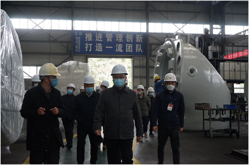 綿竹市市委書記陳萬見蒞臨仟坤集團調(diào)研復工復產(chǎn)情況